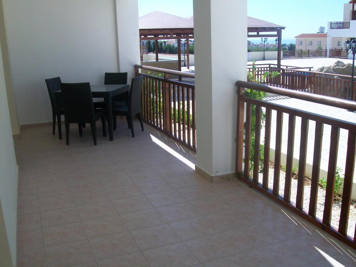 C5 Vanessa Poolside Apartment Peyia Dış mekan fotoğraf
